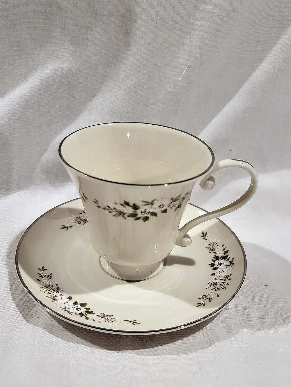 Vintage Edgerton Spring Rhapsody Floral Cup & Saucer Cream & Brown